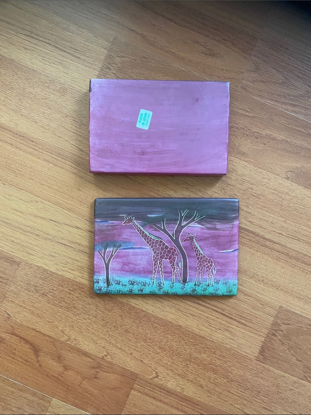 Hand-crafted & painted in Kenya Giraffe Ceramic Trinket box in Purple - Picture 3 of 4